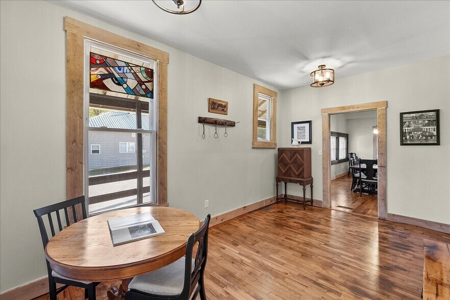 More Photos Of 221 Woodford St, Lawrenceburg Office For Sale