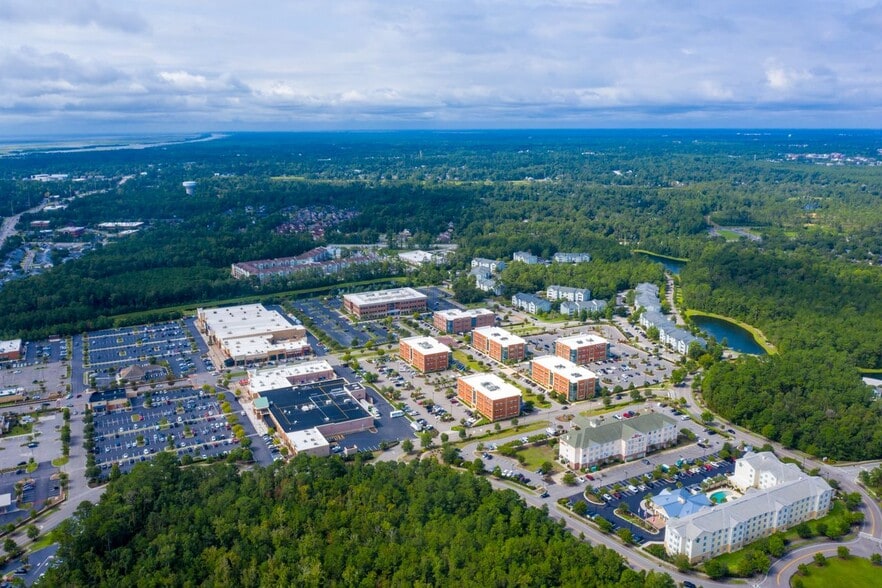 More Photos Of 6740 Rock Spring Rd, Wilmington Office For Lease