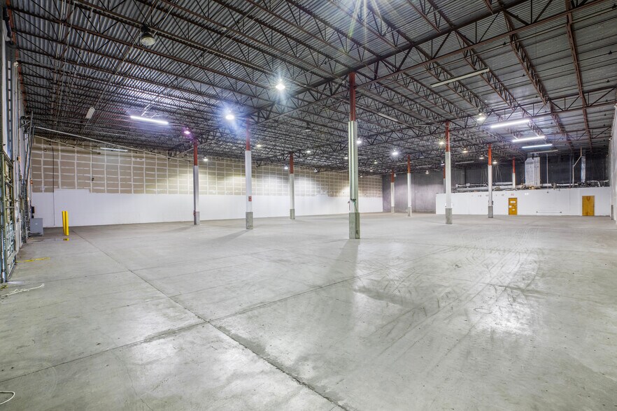 More Photos Of 13801-13807 NW 4th St, Sunrise Warehouse For Lease