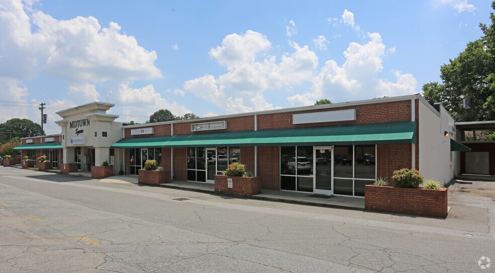 More Photos Of 730 S Scales St, Reidsville Freestanding For Lease