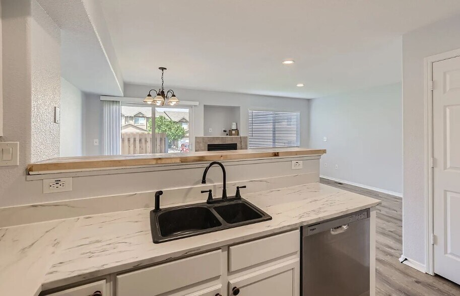 More Photos Of 5925-5943 University Village Vw, Colorado Springs Apartments For Sale