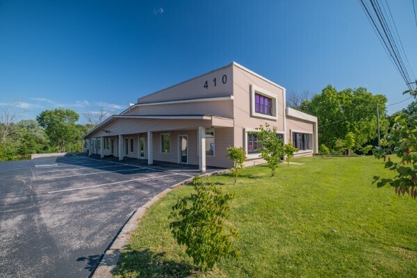 More Photos Of 410 Dinah Shore Blvd, Winchester Office Residential For Sale