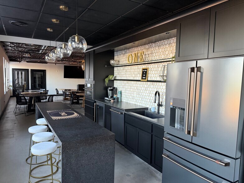 More Photos Of 3003 W College Ave, Appleton Office For Lease