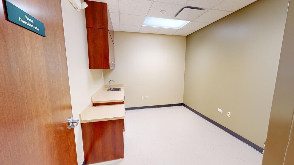 More Photos Of 1720-1790 W Golf Rd, Mount Prospect Unknown For Lease