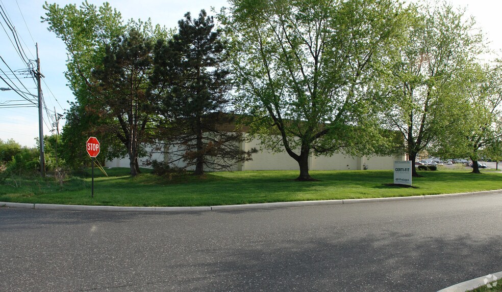 More Photos Of 9160 Pennsauken Hwy, Pennsauken Warehouse For Lease