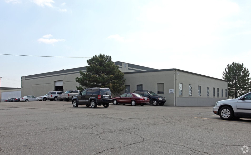 More Photos Of 29031-29045 Airport Dr, Romulus Unknown For Lease