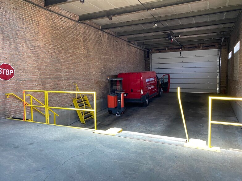More Photos Of 15 N 9th Ave, Maywood Warehouse For Lease