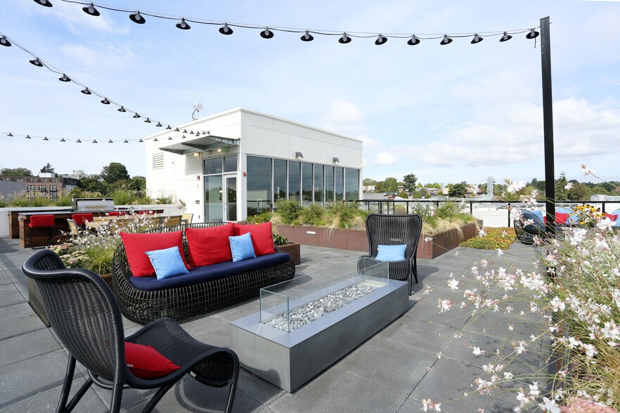 More Photos Of 2020 E Madison St, Seattle Apartments For Lease