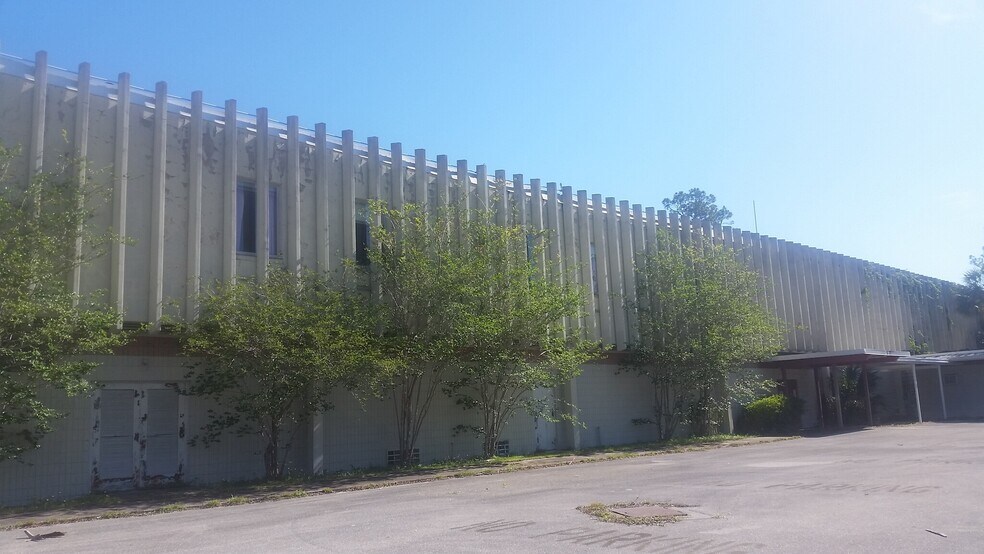 More Photos Of 407 E Ash St, Perry Medical For Sale