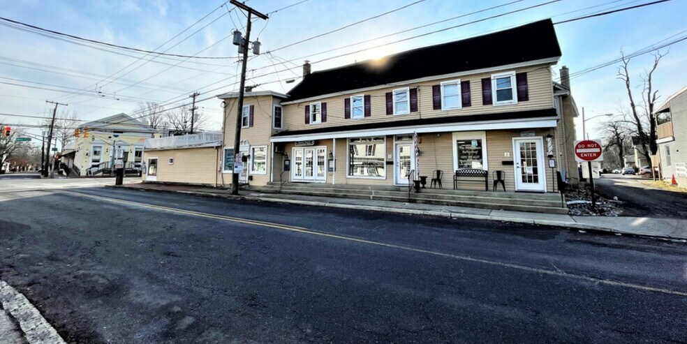 Primary Photo Of 6 S Main St, Medford Office For Lease