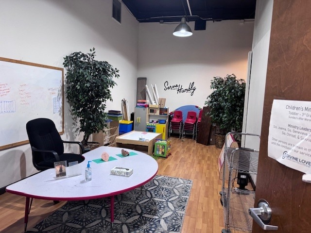 More Photos Of 1941-1945 Las Plumas Ave, San Jose Warehouse For Sale