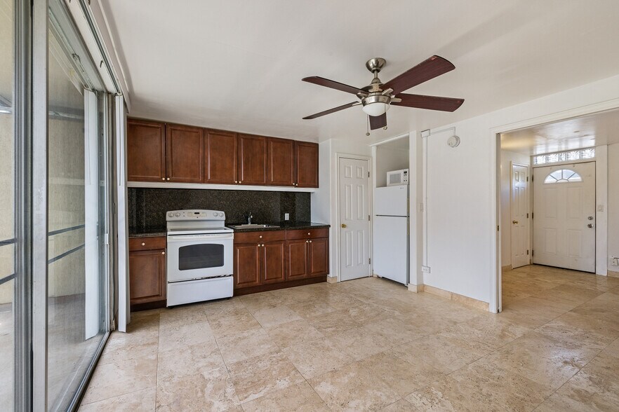 More Photos Of 254 Kaiulani Ave, Honolulu Apartments For Sale