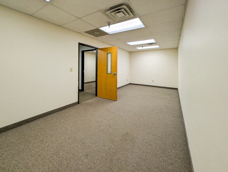 More Photos Of 909 E St Patrick St, Rapid City Storefront Retail Office For Sale