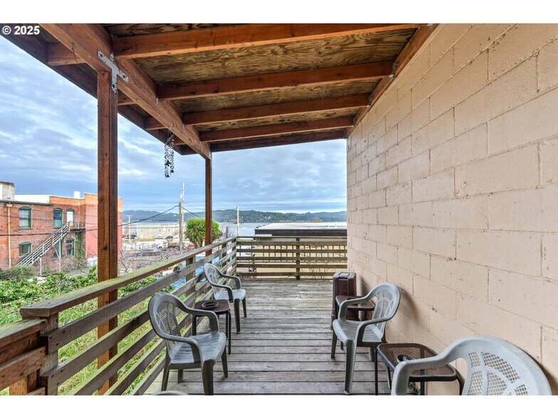 More Photos Of 2043 Sherman Ave, North Bend Bar For Sale