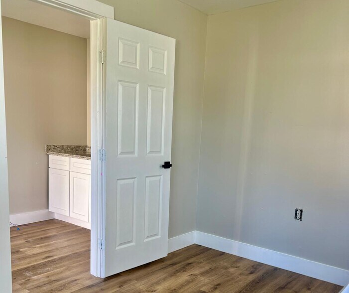 More Photos Of 7609 Shotwell St, Houston Apartments For Sale