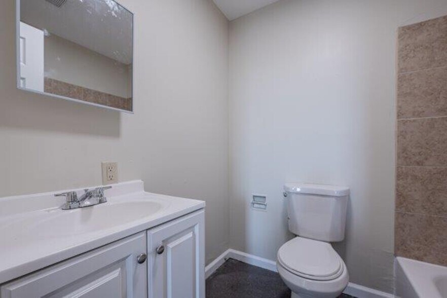 More Photos Of 62-64 W Antietam St, Hagerstown Apartments For Sale