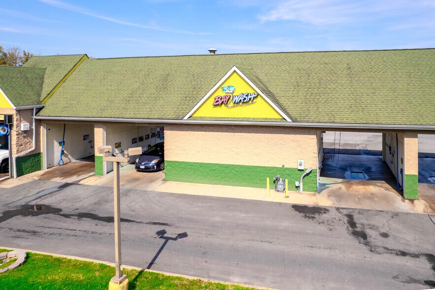 More Photos Of 485 E Main St, Middletown Self Storage For Sale