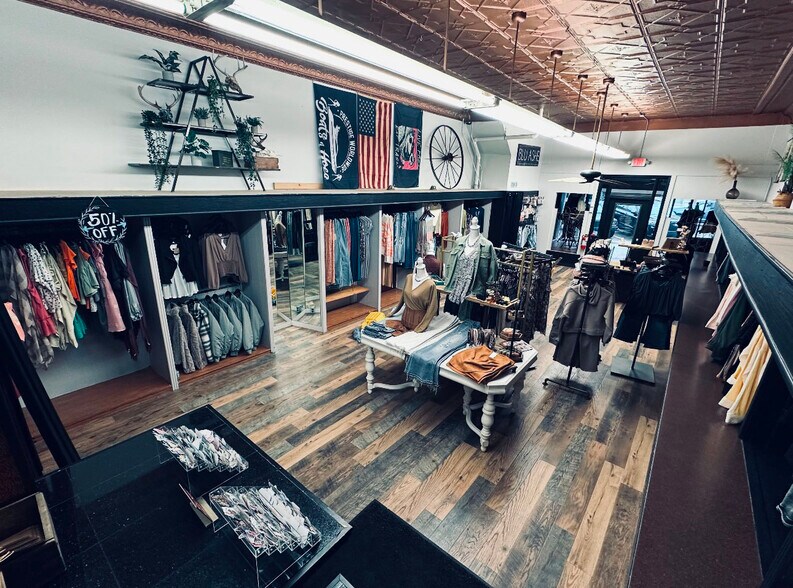 More Photos Of 120 N Washington St, Owosso Storefront For Sale