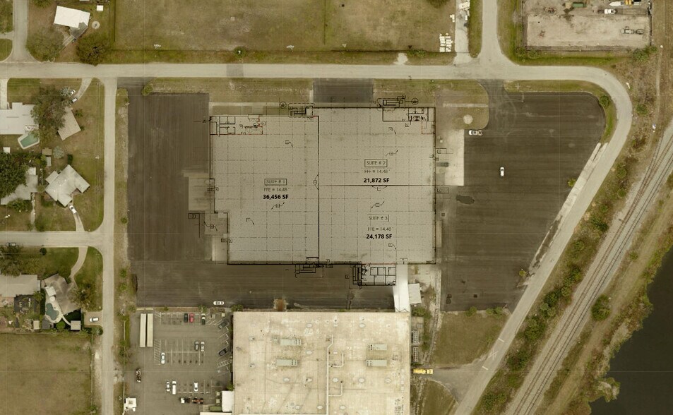 More Photos Of 3900 W Coachman Ave, Tampa Warehouse For Lease