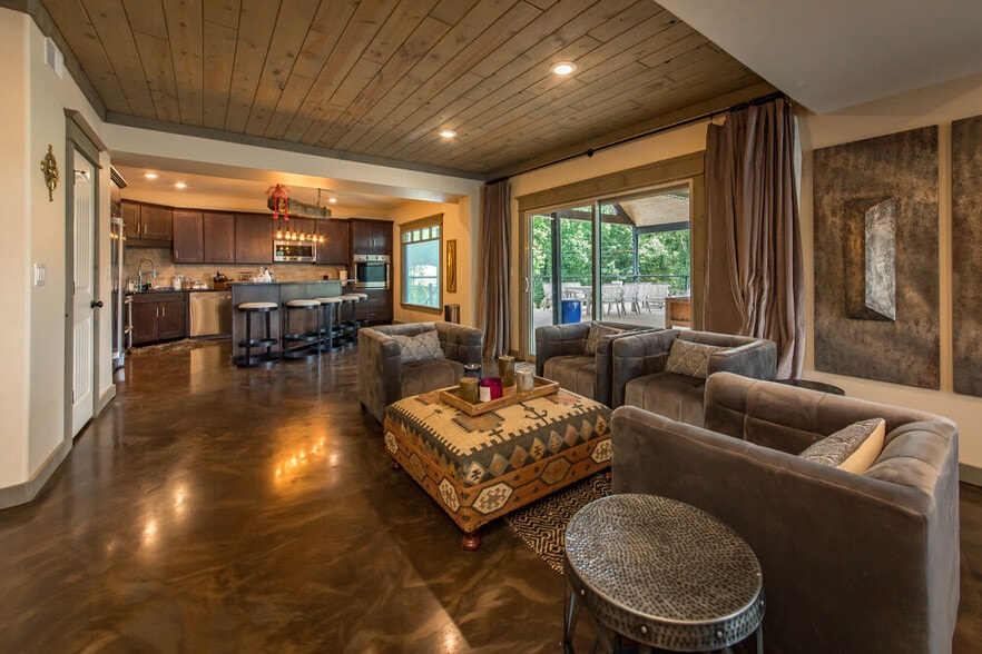 More Photos Of 7910 Edgemont Rd, Greers Ferry Apartments For Sale