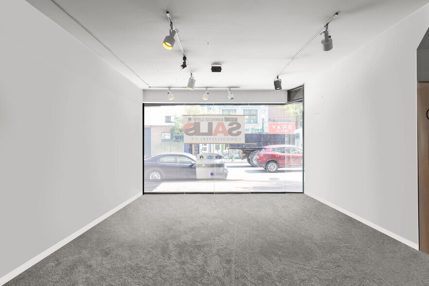 More Photos Of 1092 Eglinton Av W, Toronto Storefront For Sale