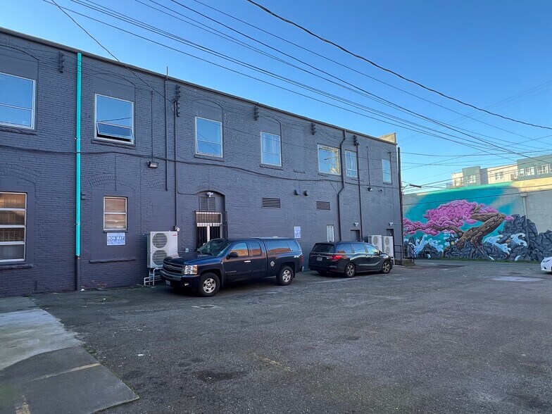 More Photos Of 1313 Hewitt Ave, Everett Storefront Retail Residential For Lease