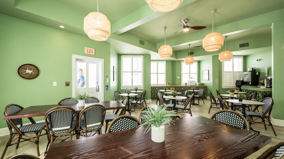 More Photos Of 525 United St, Key West Hotel For Sale