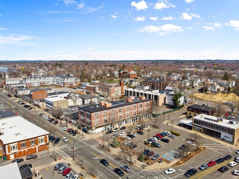 More Photos Of 416 Main St, Wakefield Office For Sale