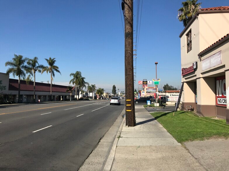 More Photos Of 1149-1163 N Tustin St, Orange General Retail For Lease