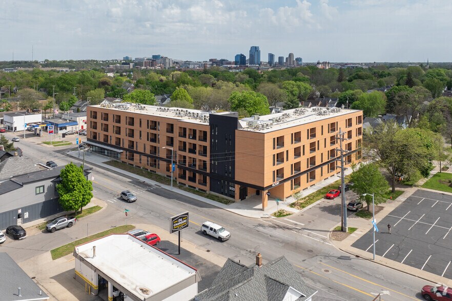 More Photos Of 900 Leonard St NW, Grand Rapids Multifamily For Sale