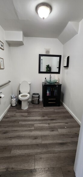 More Photos Of 6623 San Fernando Rd, Glendale Storefront Retail Office For Sale