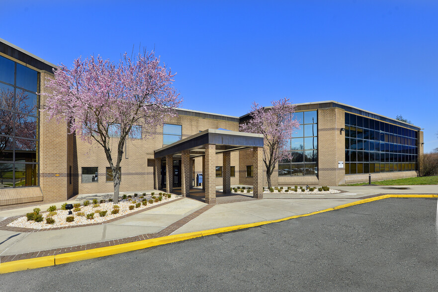 Primary Photo Of 106 Apple St, Tinton Falls Office For Lease