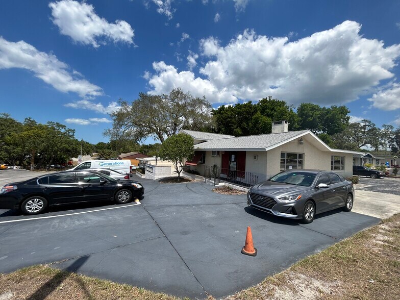 More Photos Of 6703 Massachusetts Ave, New Port Richey Showroom For Sale