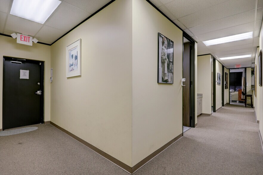 More Photos Of 19701 Kingwood Dr, Kingwood Medical For Sale