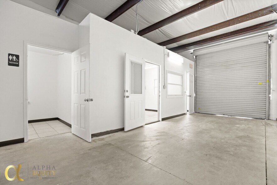 More Photos Of 5497 Benchmark Ln, Sanford Warehouse For Lease