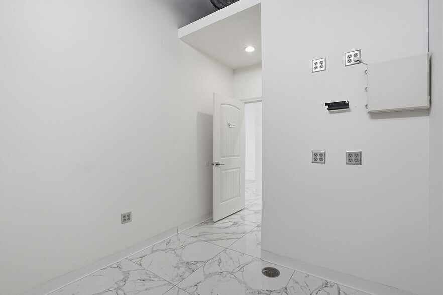 More Photos Of 6000 Denton Hwy, Watauga General Retail For Lease