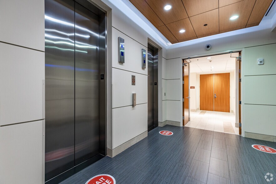 More Photos Of 6277 Sea Harbor Dr, Orlando Office For Sale