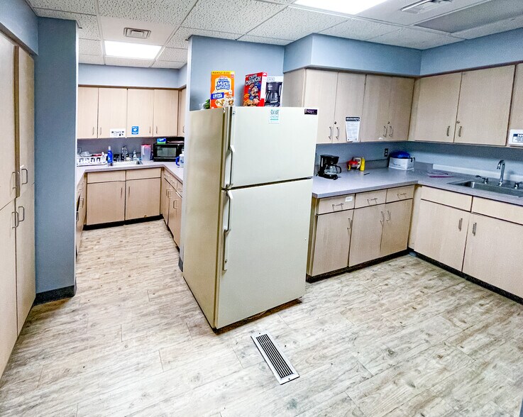 More Photos Of 4901 S Pennsylvania Ave, Oklahoma City Medical For Lease
