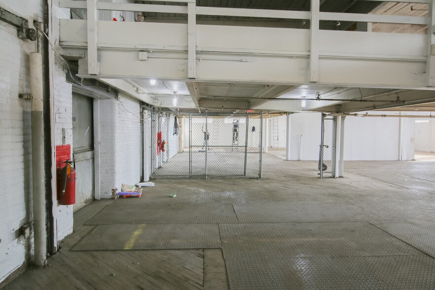 More Photos Of 39 Meade St, Trenton Distribution For Lease