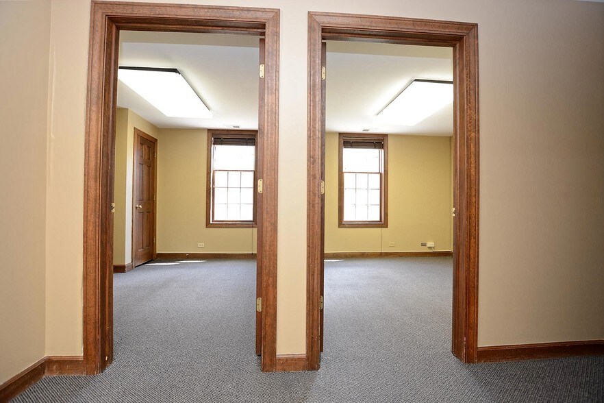 More Photos Of 1626 W Colonial Pky, Inverness Office For Sale