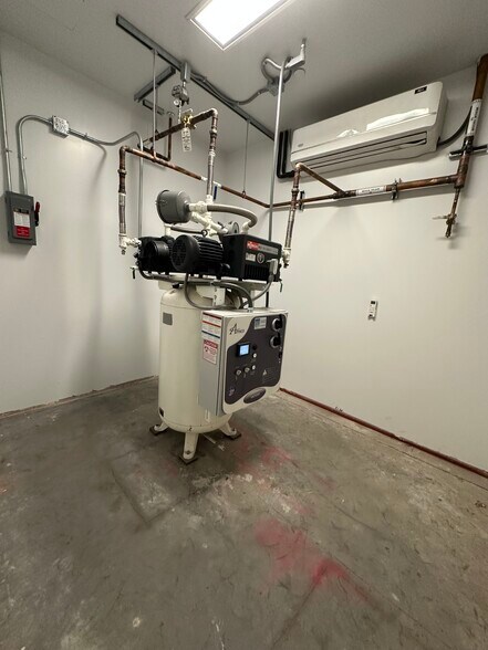 More Photos Of 77 S Dobson Rd, Chandler Office For Sale