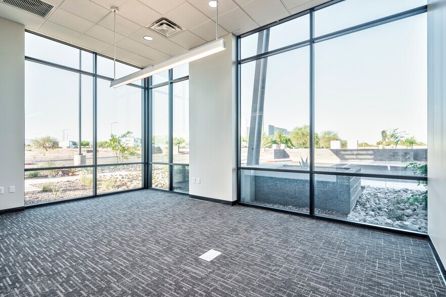 More Photos Of 9512 E Elliot Rd, Mesa Warehouse For Lease