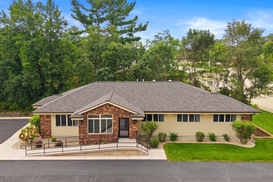 More Photos Of 3210 Post Rd, Stevens Point Office For Lease