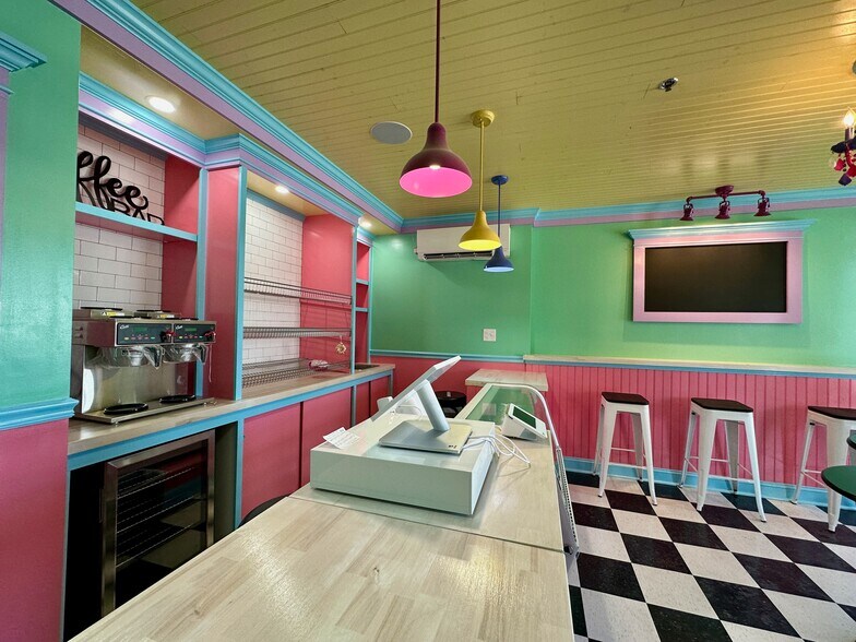 More Photos Of 4 Thomas St, Holley Restaurant For Sale