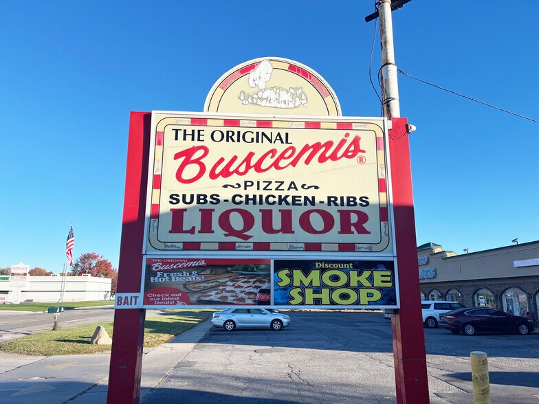 More Photos Of 37462 Harper Ave, Clinton Township Freestanding For Lease