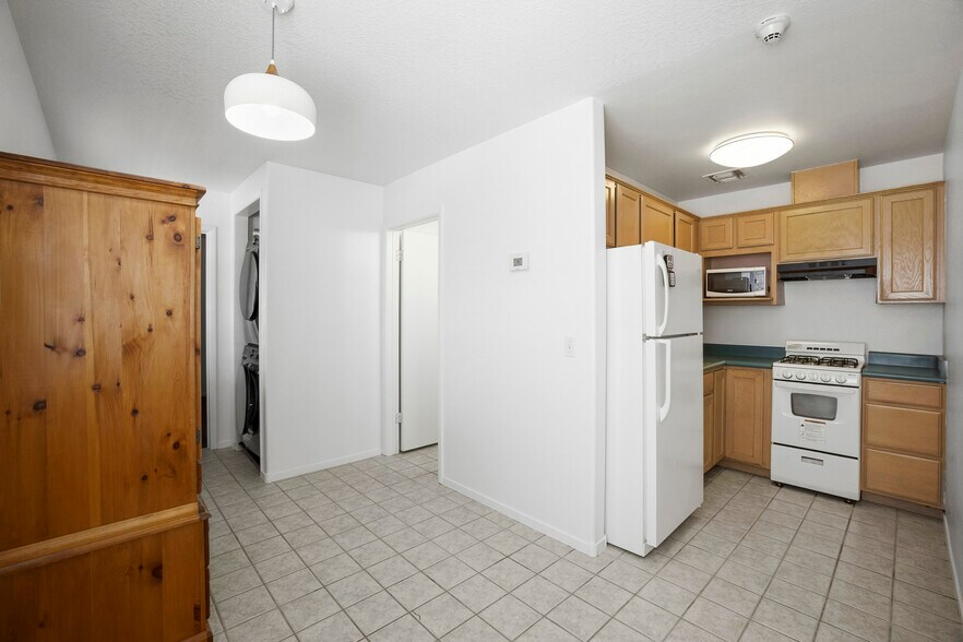 More Photos Of 1633-1651 Boulder City Pky, Boulder City General Retail For Sale