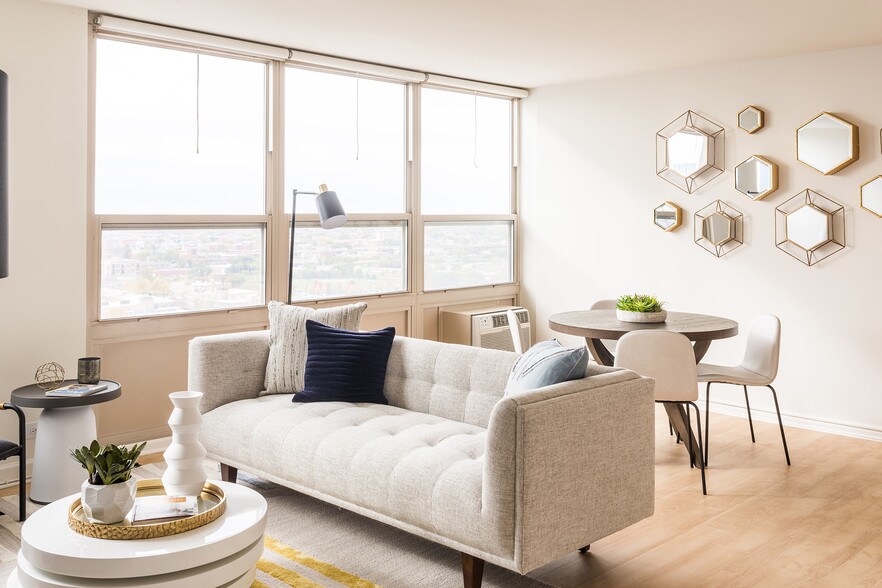 More Photos Of 2111 S Michigan Ave, Chicago Apartments For Lease