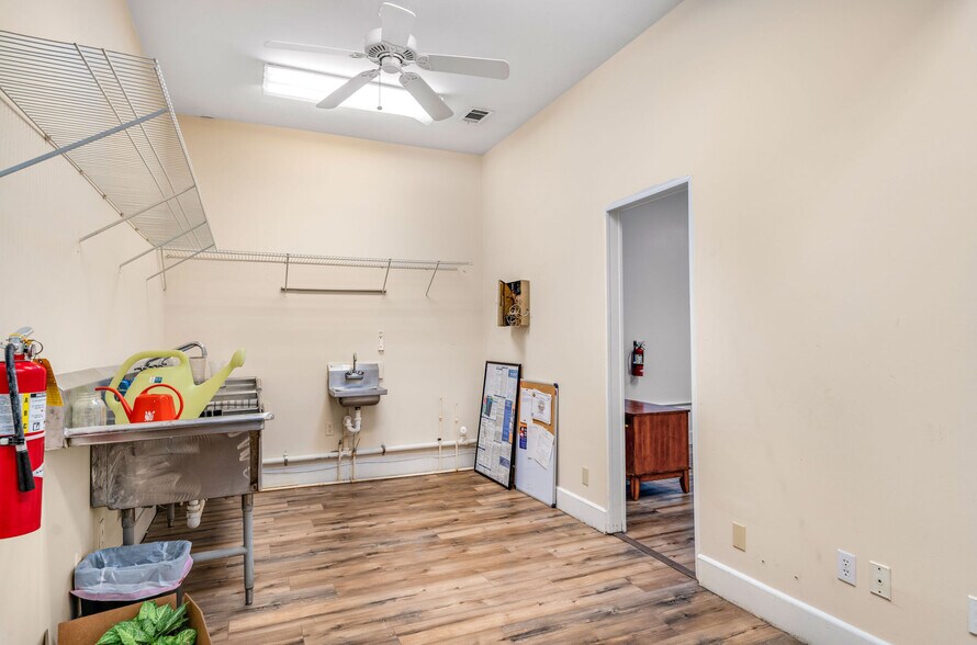 More Photos Of 51 Market St, Apalachicola Storefront Retail Residential For Lease