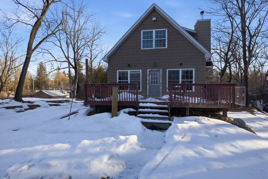 More Photos Of 106 Newport Bridge Rd, Warwick Multifamily For Sale