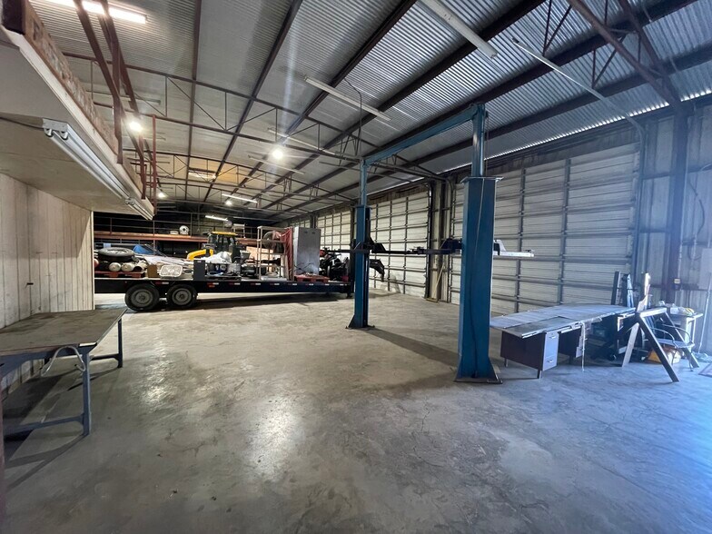 More Photos Of 14685 Old Frio City Rd, Lytle Warehouse For Sale